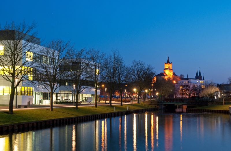 Campus-Cleves_with_the_city_and_castle_in_the_background_FULL Campus-Cleves_with_the_city_and_castle_in_the_background_FULL